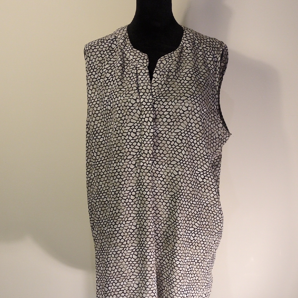 N.W.D Sleeveless Black and White Blouse